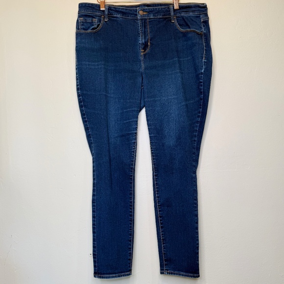 ON | Mid Rise Rockstar Plus Size Comfy Soft Stretch Skinny Jeans - Picture 3 of 11